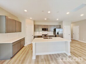 251 W Millbrook Dr in Spring Hill, TN - Building Photo - Building Photo