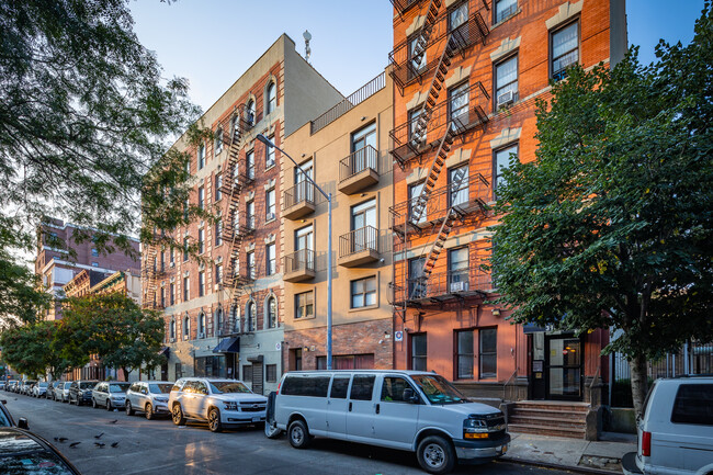 318 E 117th St in New York, NY - Building Photo - Building Photo