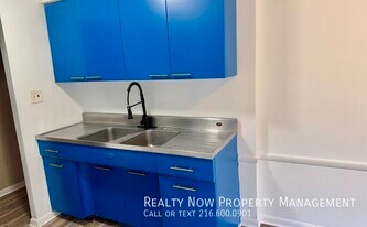 2817 Noble Rd in Cleveland Heights, OH - Building Photo