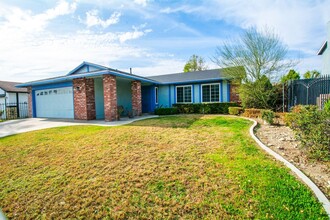 7582 Lime Ave in Fontana, CA - Building Photo - Building Photo