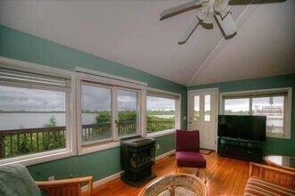 32 5th Ave in Charlestown, RI - Building Photo - Building Photo