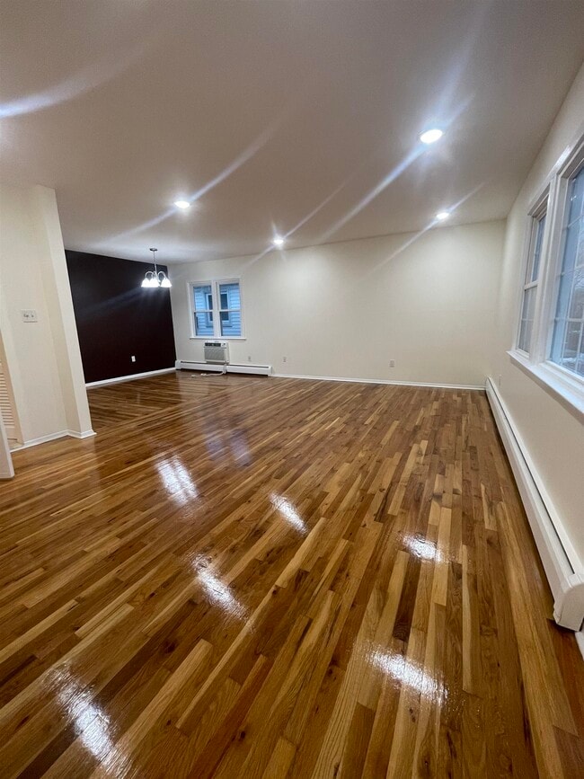 property at 7 Country Village Ct