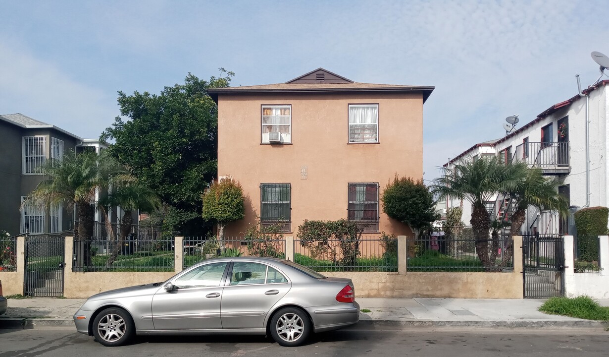 1925 W 35th St in Los Angeles, CA - Building Photo