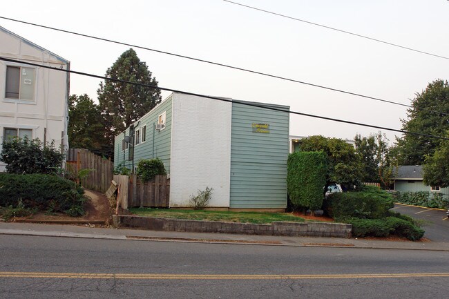 4030 SE Holgate Blvd in Portland, OR - Foto de edificio - Building Photo