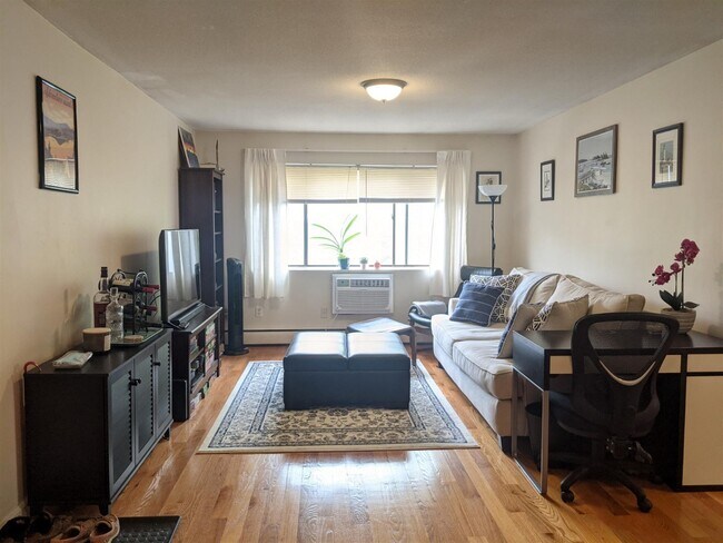 11 Cameron Ave, Unit 3, Unit 3