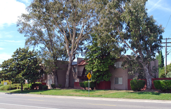 South Hills Place in Sacramento, CA - Foto de edificio - Building Photo