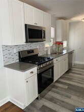 229 Livingston Ave in Lyndhurst, NJ - Building Photo - Building Photo