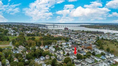 100 Weetamoe St, Unit 2 in Fall River, MA - Foto de edificio - Building Photo