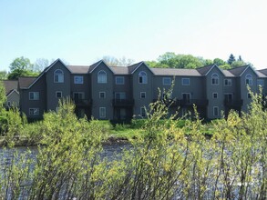 Tioga Park in Big Rapids, MI - Foto de edificio - Building Photo