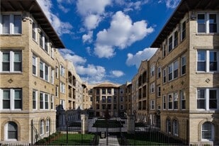 Ironwood in Chicago, IL - Building Photo