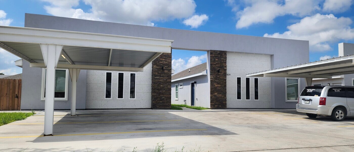 5809 Ozark Ave in Mission, TX - Foto de edificio
