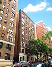 315 W 102nd St in New York, NY - Building Photo - Building Photo