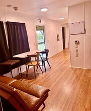 826 Kacy Ln in Crosby, TX - Foto de edificio - Building Photo