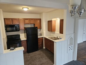 4748 Reading Rd, Unit 4 in Cincinnati, OH - Foto de edificio - Building Photo