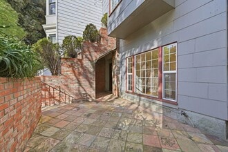 489 Sanchez St in San Francisco, CA - Building Photo - Building Photo