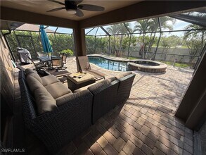 3005 SW 8th Pl in Cape Coral, FL - Foto de edificio - Building Photo