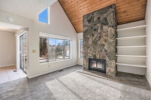 2499 S Xanadu Way in Aurora, CO - Building Photo