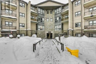 15 Jacksway Crescent in London, ON - Building Photo - Building Photo