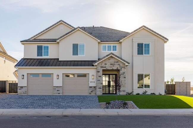 property at 2910 E Yavin Wy