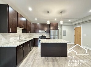 1142 Maple Ave in Evanston, IL - Building Photo - Building Photo