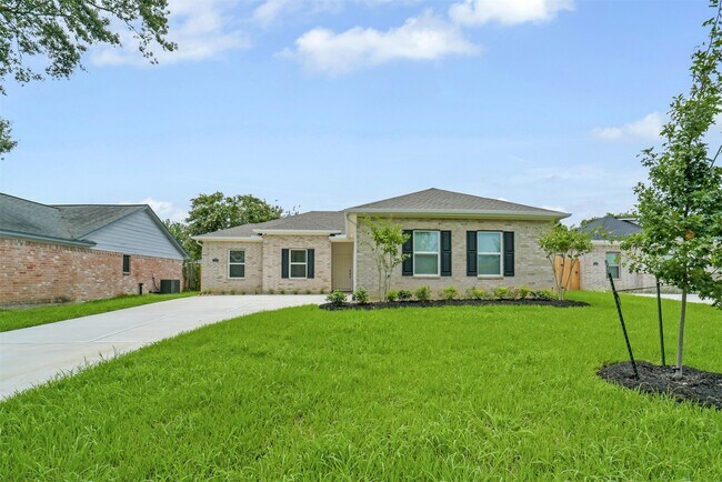 13311 Campos Dr in Houston, TX - Foto de edificio - Building Photo