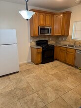 1914 El Monte Ave in Sacramento, CA - Building Photo - Building Photo