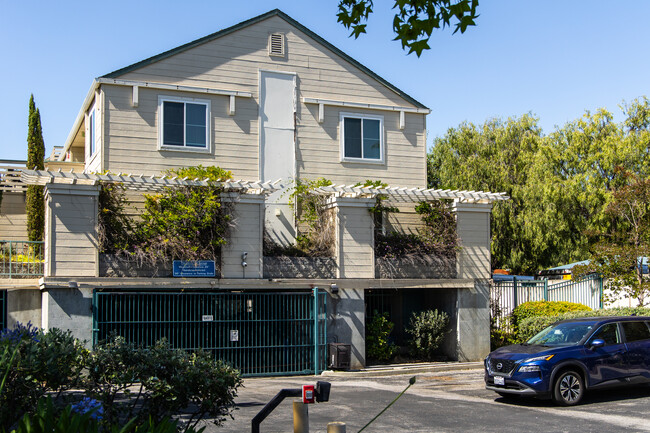 929 E El Camino Real in Sunnyvale, CA - Building Photo - Building Photo