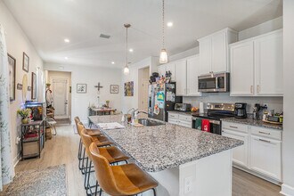 19056 Heavenside Ct in Spring Hill, FL - Building Photo - Building Photo