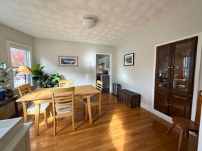 37 Lindale Ave in Dedham, MA - Building Photo - Building Photo