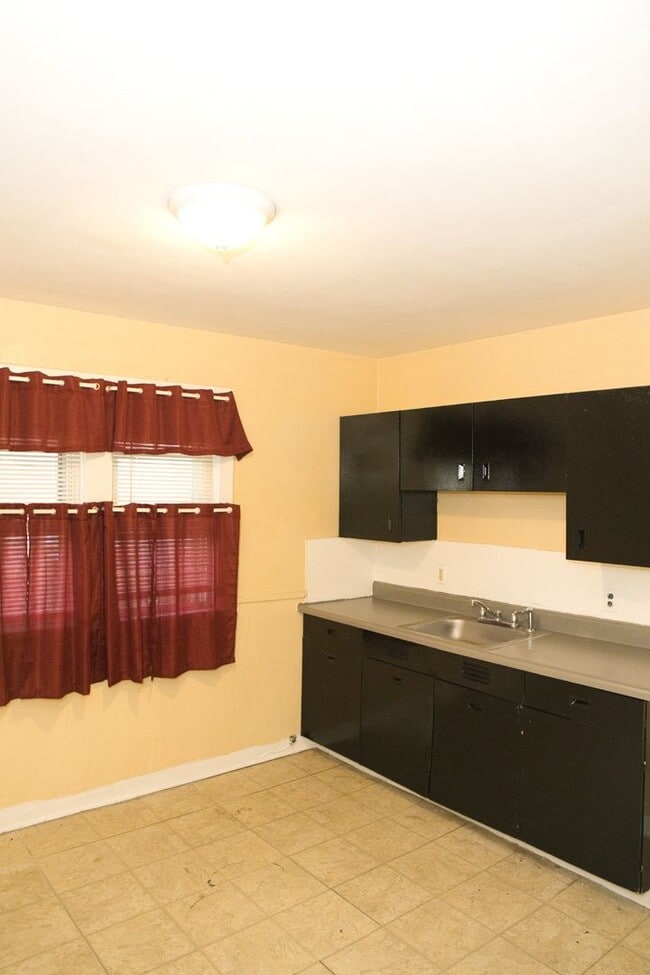 865 Clifford Ave in Rochester, NY - Building Photo - Building Photo