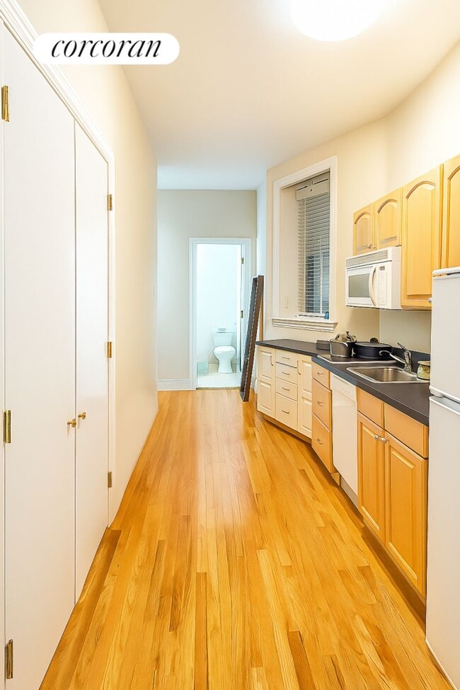 705 9th Ave