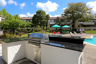 Victoria Park Apartments in Fremont, CA - Building Photo - Building Photo