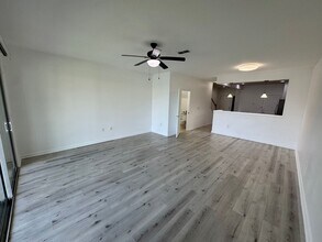 6798 Roundleaf Dr in Jacksonville, FL - Building Photo - Building Photo