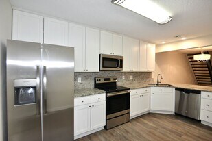 4420 Silverleaf Dr in Virginia Beach, VA - Building Photo