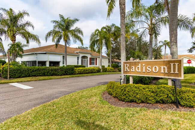 Radison at King's Point in Sun City Center, FL - Building Photo - Building Photo