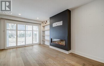 20 Mineola Rd E in Mississauga, ON - Building Photo - Building Photo