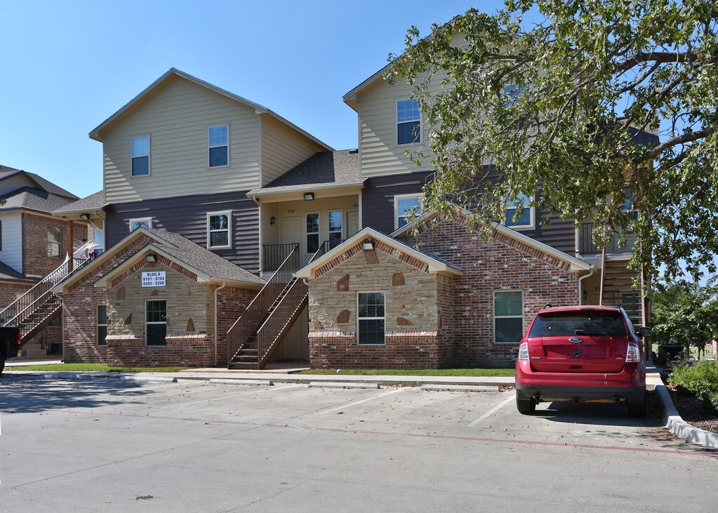 The Summit Apartments in Stephenville, TX