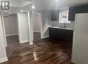 102 Briarmeadow Crescent in Kitchener, ON - Building Photo - Building Photo