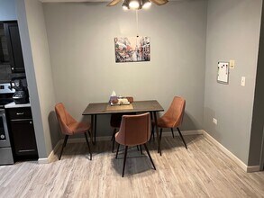 746 Prescott Dr, Unit 205 in Roselle, IL - Building Photo - Building Photo