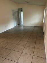 2225 Laura Ln in West Palm Beach, FL - Building Photo - Building Photo
