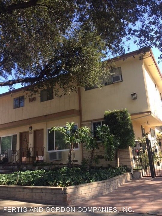 100 S Chester Ave in Pasadena, CA - Building Photo