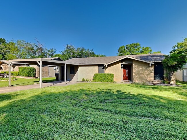 property at 1913 Briarwood Dr