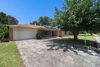 2305 Nottingham Blvd in Fort Worth, TX - Building Photo - Building Photo