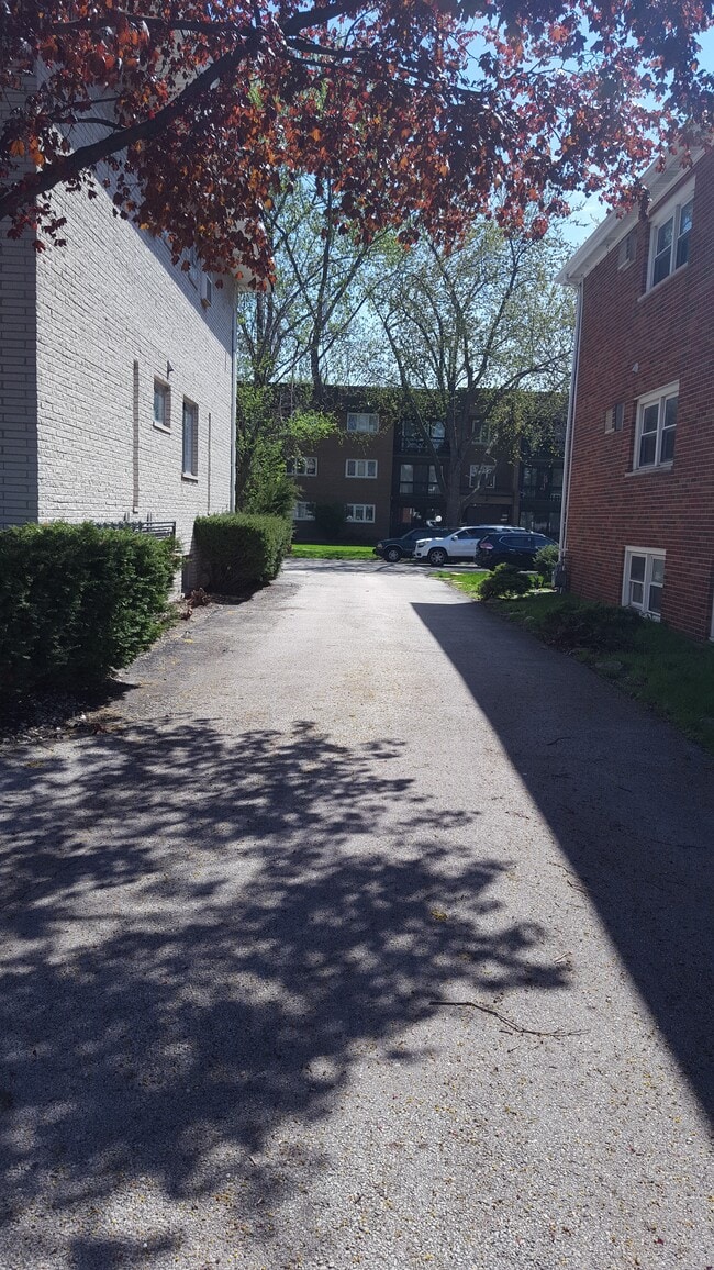 9606 Kedvale Ave, Unit 1A in Oak Lawn, IL - Foto de edificio - Building Photo