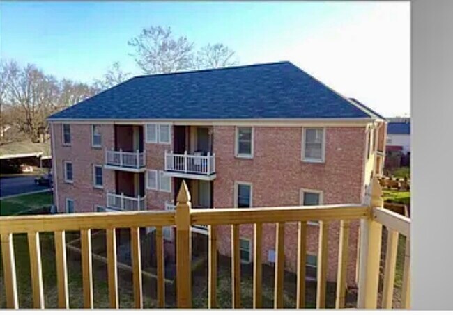 property at 991 Manor Ln