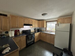 777 Lagrange St, Unit 4 in Boston, MA - Building Photo - Building Photo