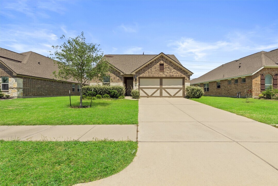3818 W Vicksburg Estates Dr in Missouri City, TX - Building Photo