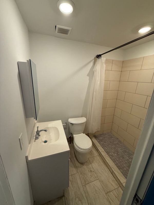 4028 W Girard Ave in Philadelphia, PA - Foto de edificio - Building Photo