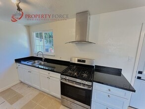 1428 Camellia Dr in East Palo Alto, CA - Building Photo - Building Photo
