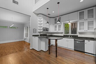 1309 Chestnut Ave in Austin, TX - Building Photo - Building Photo